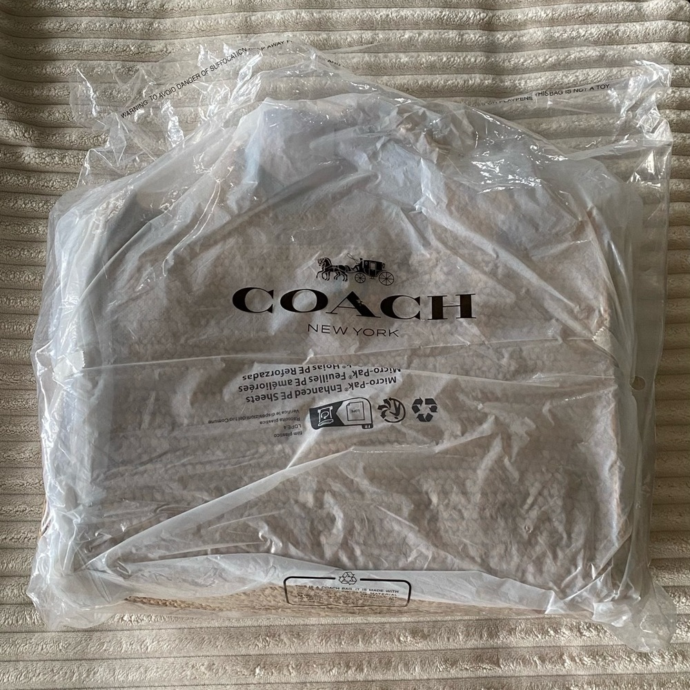 COACH CARGO EMBROIDERED LOGO STRAW TOTE - Picture 8 of 8